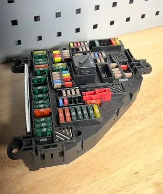 BMW 7 F01 F02 F03 F04 Fuse module 9151322 915132204 017033452C