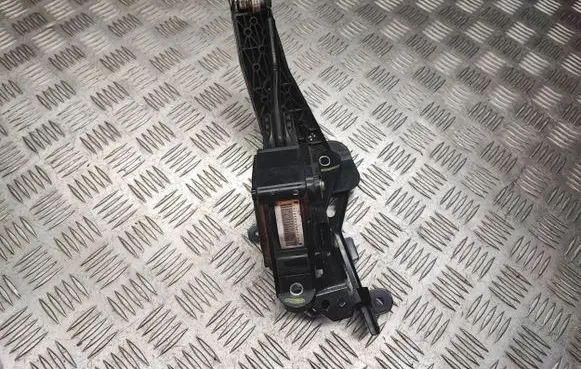 Honda Civic Accelerator throttle pedal 31305J25