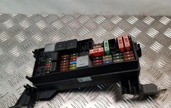 Mercedes-Benz ML W164 Fuse module A1645400272
