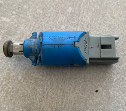 Renault Master III Brake pedal sensor switch 8200168239B