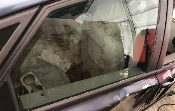 Volvo S40 Rear door window glass 43R001105 E000186 DOT57M20AS2
