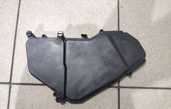 Volkswagen Touareg II Fuse box cover 7L0937576B