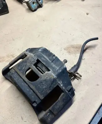 Front brake caliper