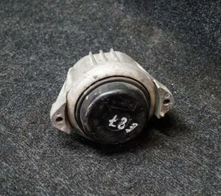 BMW 1 E81 E87 Engine mount bracket 676880003 6768800