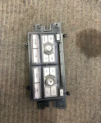 Jaguar XF X250 Interior fan control switch 8X2318C858BG