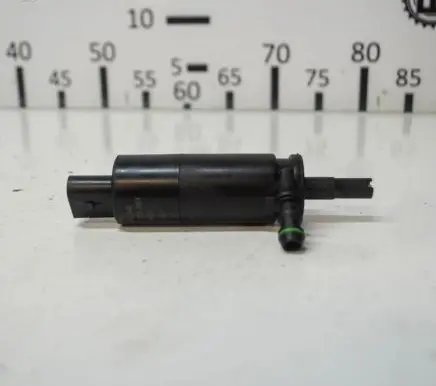 Volkswagen Golf Plus Windscreen/windshield washer pump 3B7955681