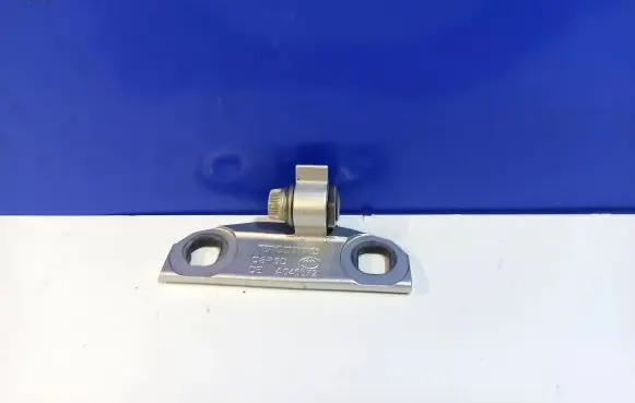 Volvo V60 Front door upper hinge 31218521
