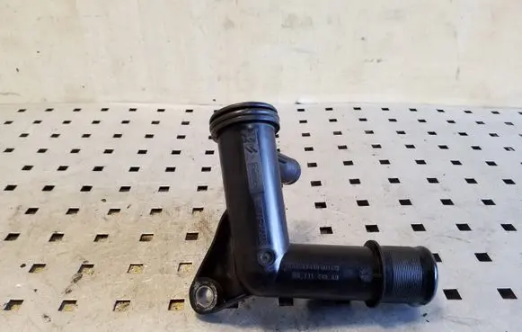 Peugeot 208 Engine coolant pipe/hose 9684589080