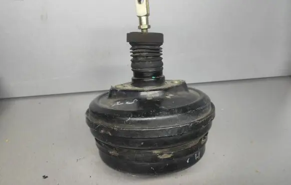 Audi A8 S8 D2 4D Brake booster 4D0612105A K11G