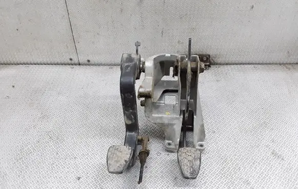 Volkswagen II LT Pedal assembly 9012900419