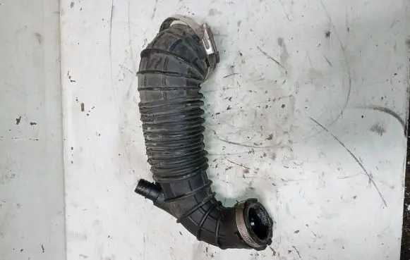 Audi A4 S4 B8 8K Air intake hose/pipe 03G129629