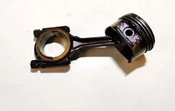 Peugeot 206 Piston with connecting rod