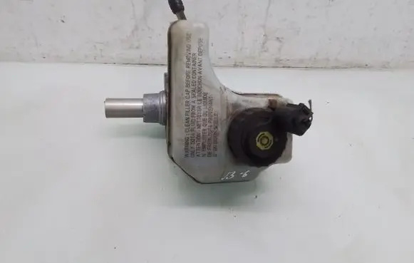 Volkswagen PASSAT B6 Master brake cylinder
