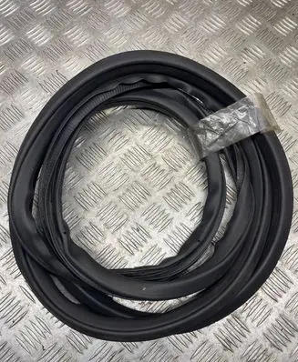 Mercedes-Benz X-class W470 Rubber seal front coupe door 71010356
