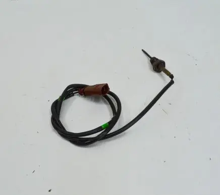 Volkswagen PASSAT B8 Oil temperature sensor 04L906088DB