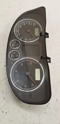 Volkswagen PASSAT B5.5 Speedometer (instrument cluster) 3B0920807A 304402065413