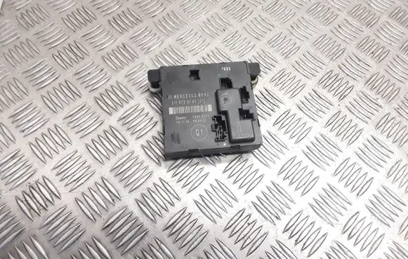 Mercedes-Benz E W211 Door control unit/module 2118703185