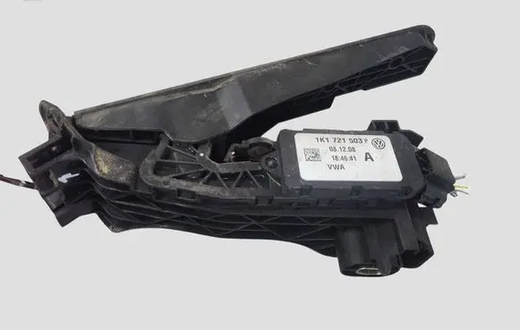 Volkswagen Golf V Accelerator throttle pedal 1K1721503P