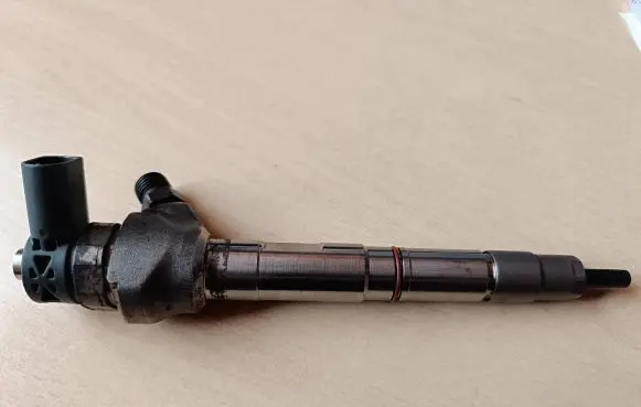 Volkswagen Golf VII Fuel injector 0445110471 04l130277ae