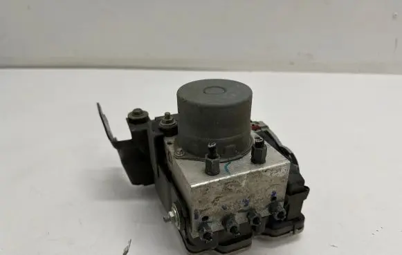 Nissan Qashqai J12 ABS Pump 476606UB0C