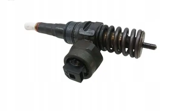 Volkswagen PASSAT B5 Fuel injector 038110073F