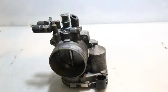 Audi A6 S6 C5 4B Throttle body valve 