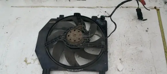 Ford Fiesta Radiator cooling fan shroud