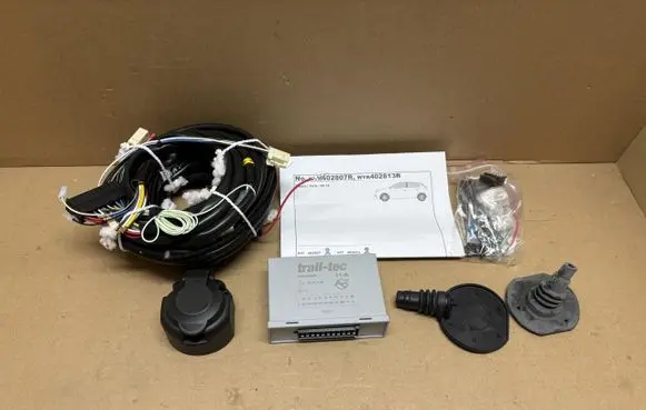 Toyota Yaris Tow bar electric loom WYR402813R