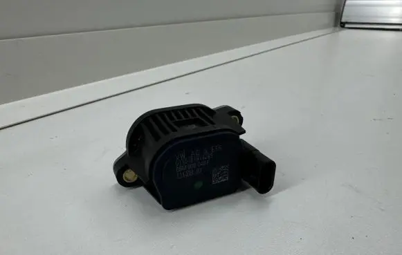 Audi A5 Brake central valve 11135903 06M906048F 0110181914245