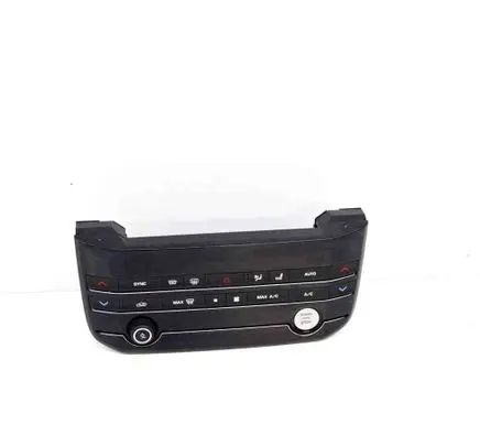 Jaguar F-Pace Interior fan control switch GX6318C858HE