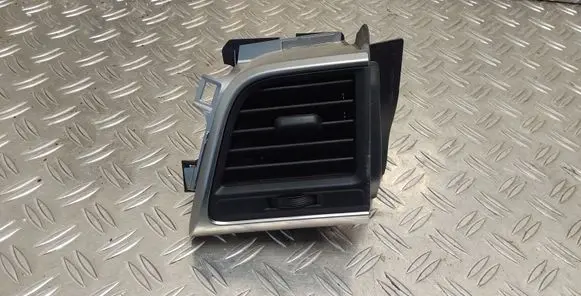 Toyota Verso-S Dashboard side air vent grill/cover trim 5566052040 5566052050