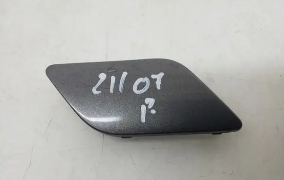 Mercedes-Benz E W211 Front tow hook cap/cover A2118851022