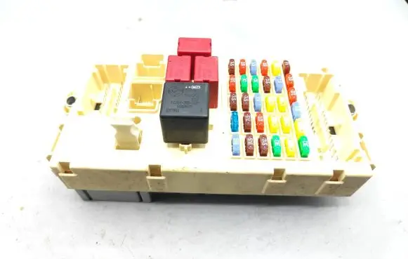 Alfa Romeo 159 Fuse module 60686059 999CA21797