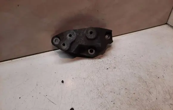 Opel Signum Gearbox mounting bracket 13112024