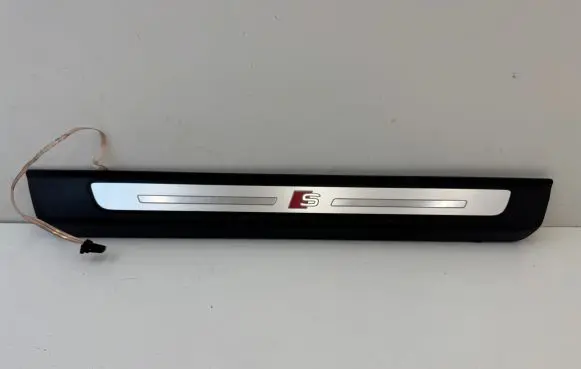 Audi Q7 4M Front sill trim cover 4M8947406A