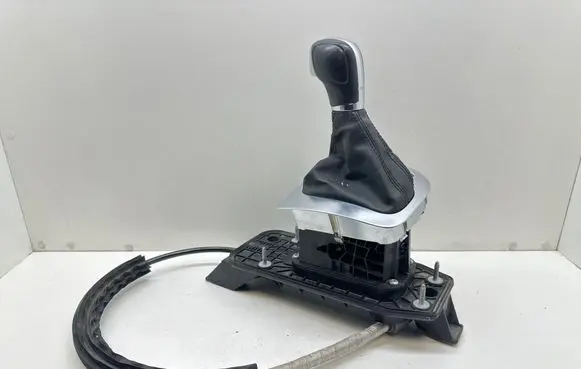 Volkswagen PASSAT B7 Gear shifter/selector 5K0713061