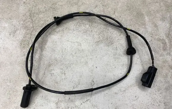 Volvo XC70 ABS brake wheel speed sensor 9467580 10071160133