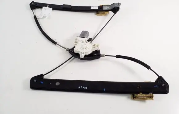 Audi e-tron Front door window regulator with motor
