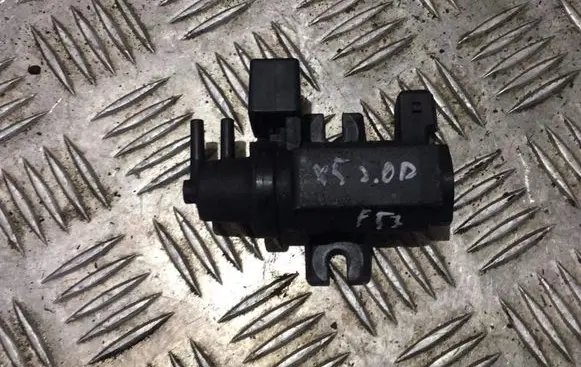 BMW X5 E53 Turbo solenoid valve 0057900