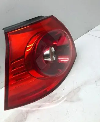 Volkswagen Golf V Rear/tail lights 4VFX13405AA