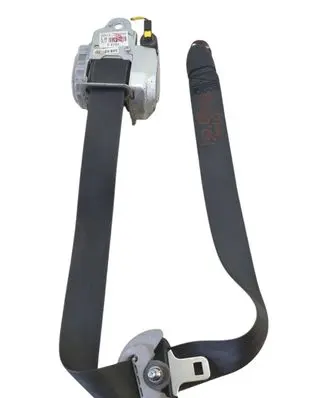 Hyundai i30 Front seatbelt 888102L700WK E11045445