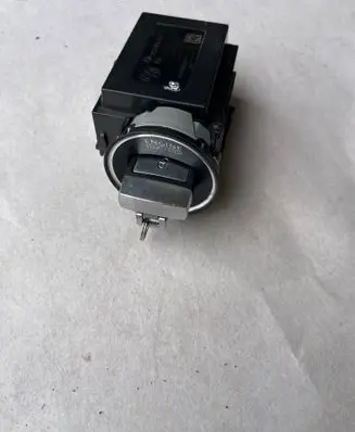 Volkswagen PASSAT B6 Ignition lock 3C0905843R 333034010