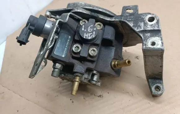 Peugeot 207 Fuel injection high pressure pump 9656300380 0445010102