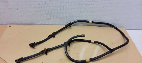 Jeep Grand Cherokee Fuel return line/hose 7CKR2138600