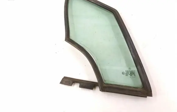 Mercedes-Benz A W168 Front door vent window glass four-door 1687250209 1687250266