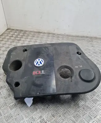 Volkswagen PASSAT B6 Engine cover (trim) 038103925AP