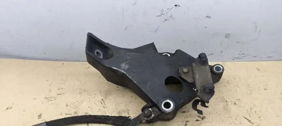 BMW 3 E90 E91 Engine mounting bracket 6775041