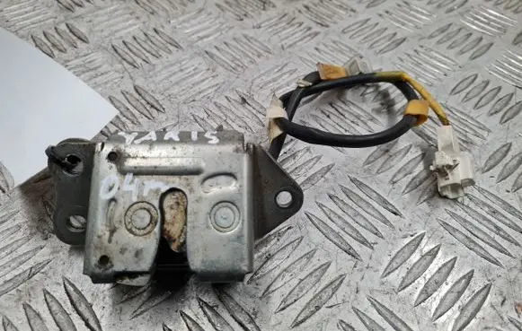 Toyota Yaris Loading door lock 