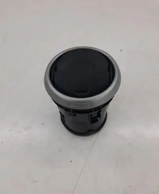Nissan Qashqai Dash center air vent grill 68760JD10A P10670