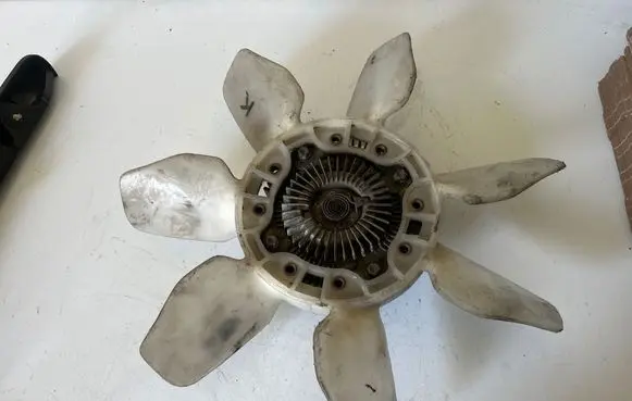 Toyota Hilux (AN10, AN20, AN30) Viscous fan clutch 1621030030 1621030031
